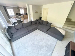 Agréable et grande maison avec parking + jardin, Villeurbanne
